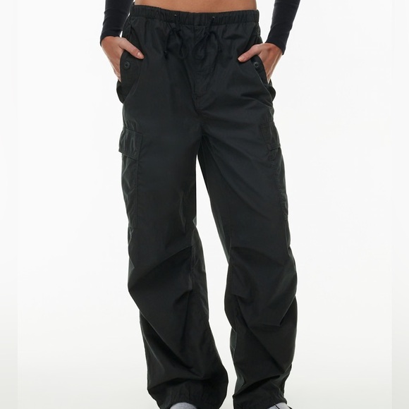 Aritzia TNA Black Parachute Cargo Pants - Picture 2 of 15